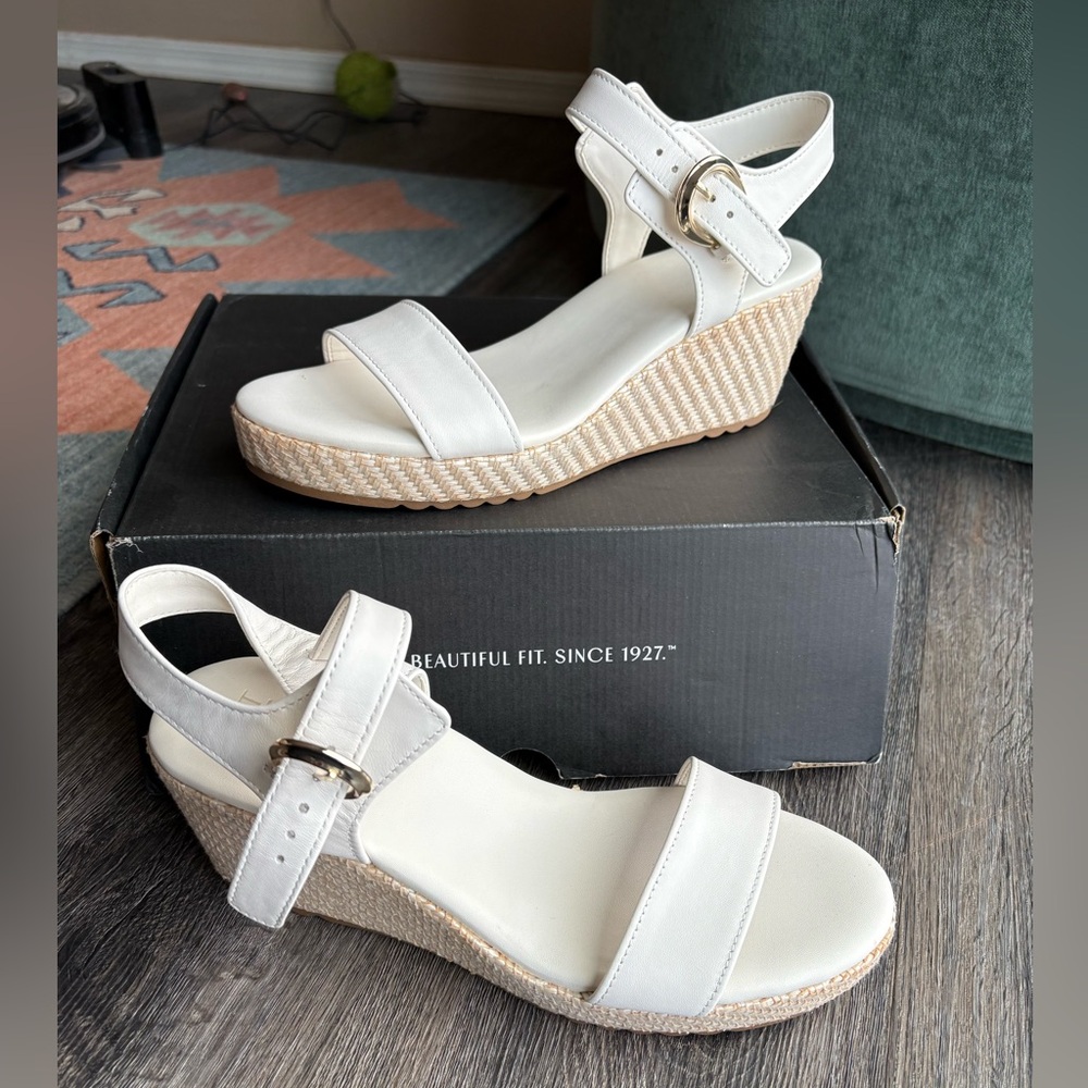 NWB Naturalizer Stella Wedge Sandals - Picture 3 of 12